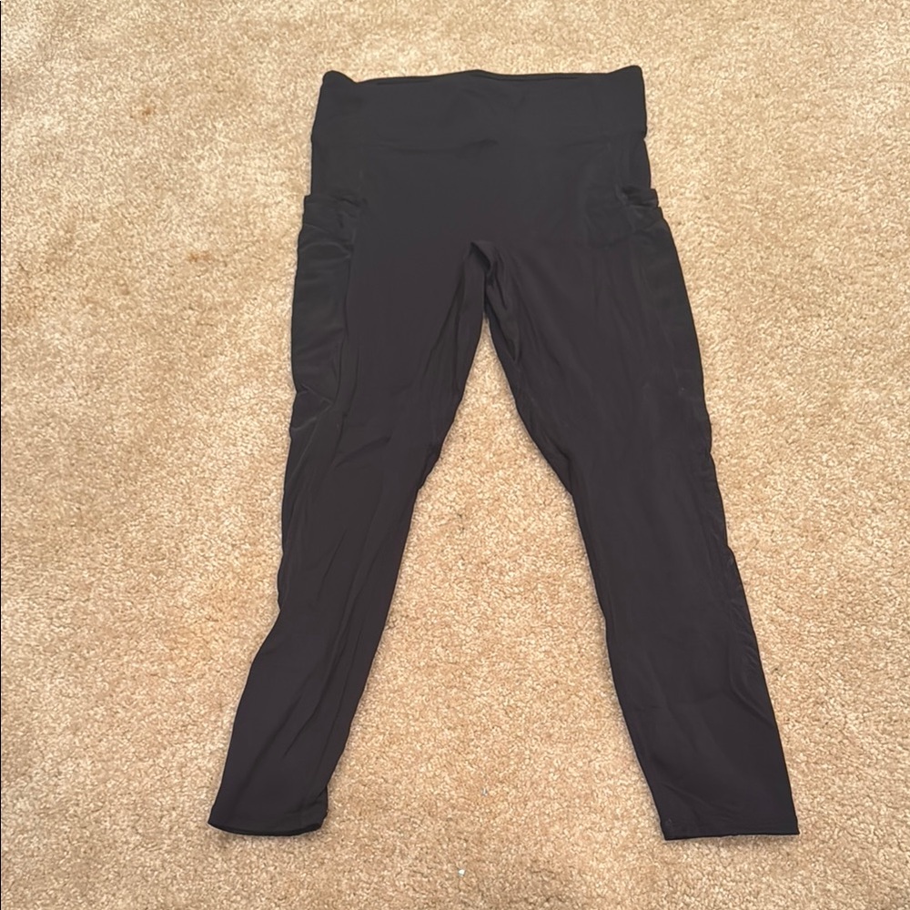 Women’s Fabletics Capri length High-Waisted Leggings - size S